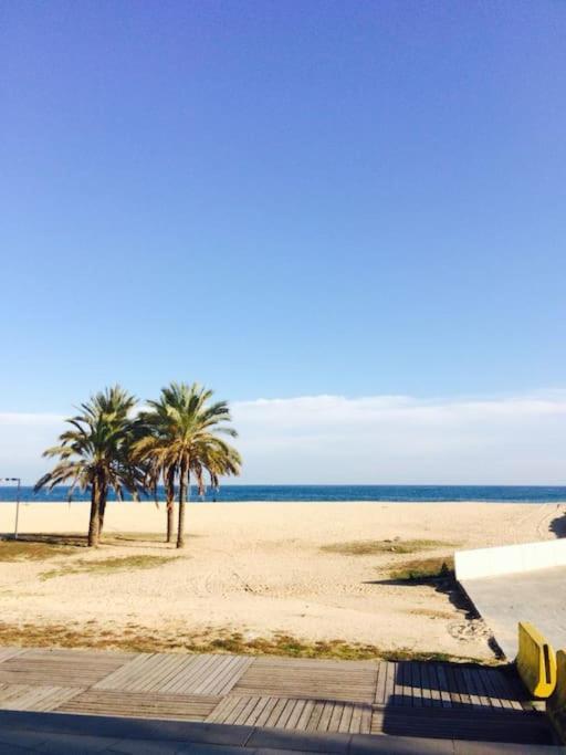 Apartamento Atico En El Casco Antiguo Mataro Bagian luar foto